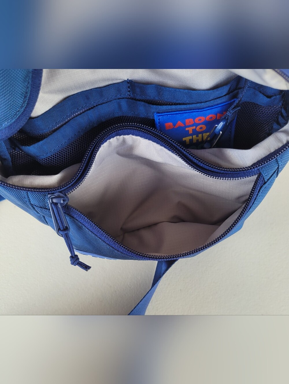 Baboon To The Moon Navy Blue Fannypack 3 Liters - Picture 9 of 12